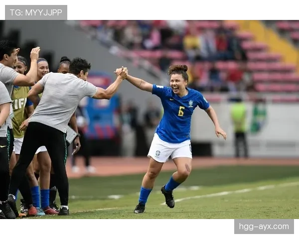 夸尔塔战术革新现代足球，灵活适配赛场变化展现卓越成效