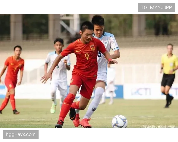 印尼队边路突破